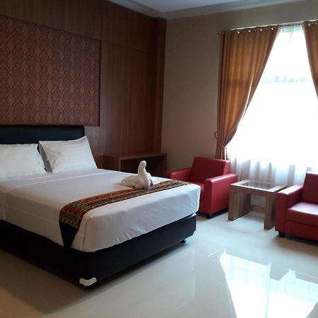 Radin Inten Hotel Negarasaka Ngoại thất bức ảnh