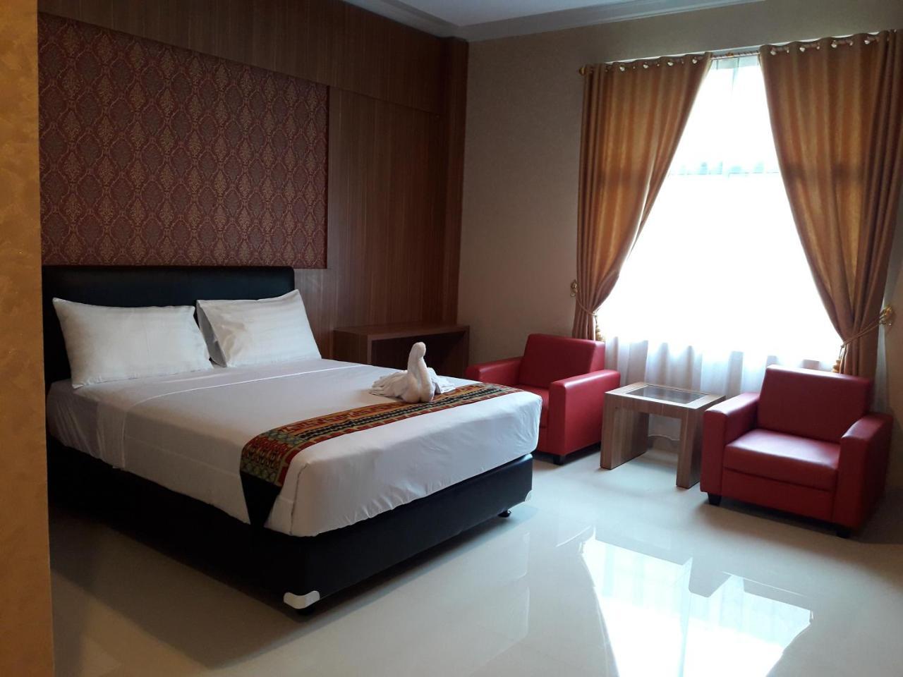 Radin Inten Hotel Negarasaka Ngoại thất bức ảnh