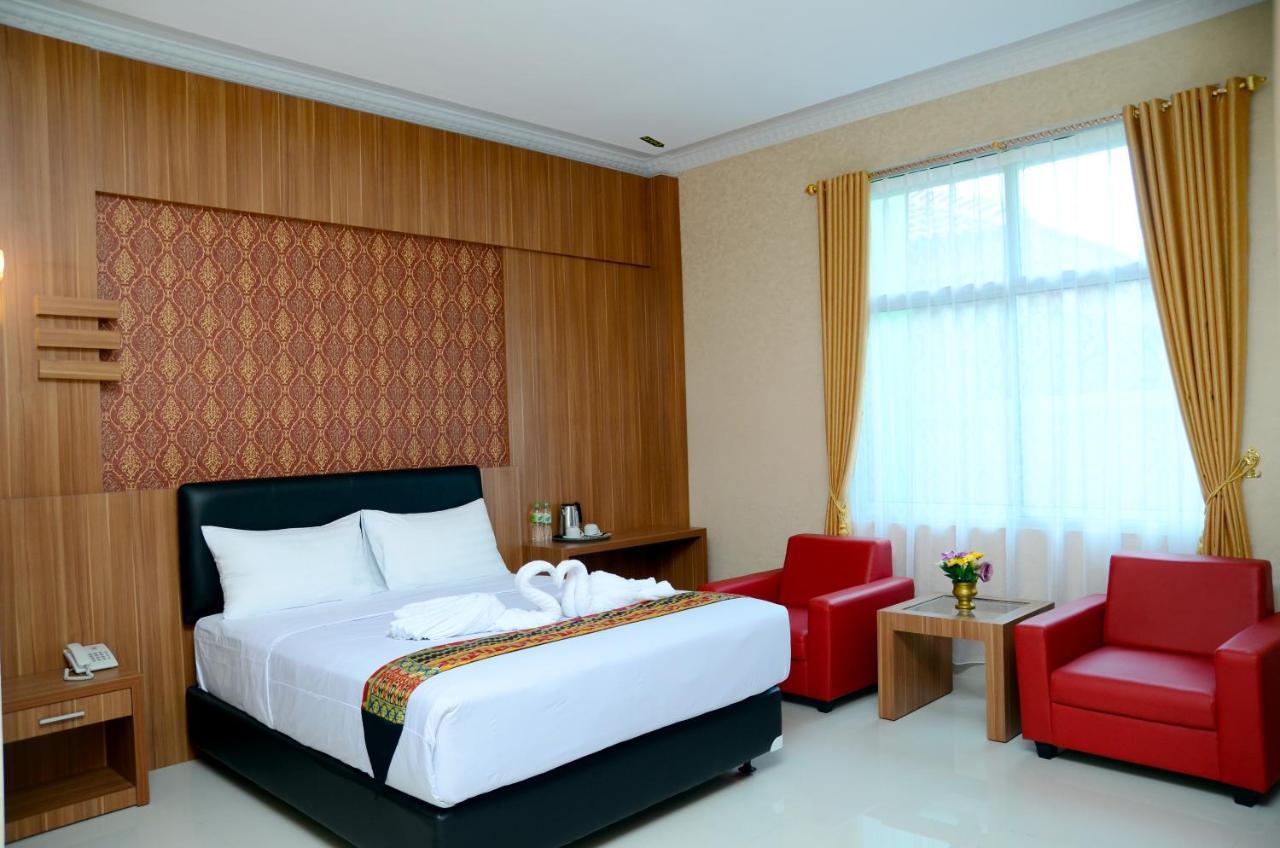 Radin Inten Hotel Negarasaka Ngoại thất bức ảnh